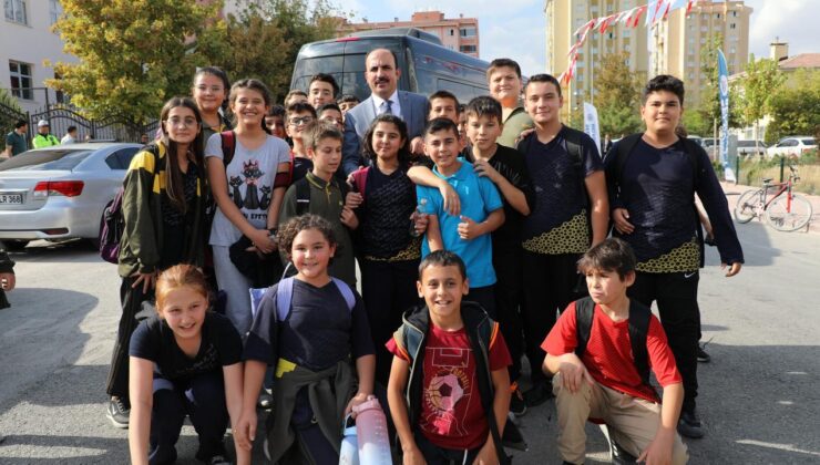 Başkan Altay gençleri doğum günü hediyeleriyle sevindirecek