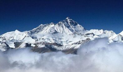 Everest’te meraklandıran keşif: 100 yıllık gizem çözülebilir mi?